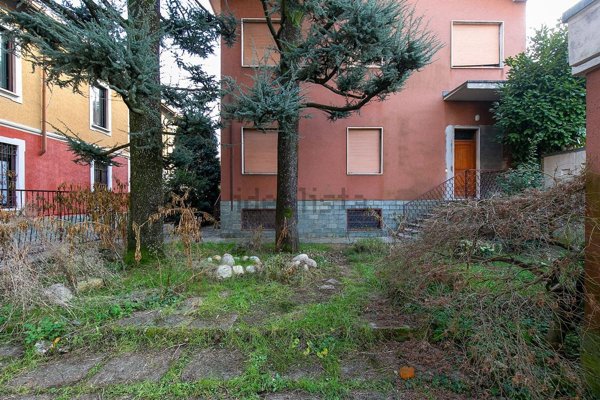 casa indipendente in vendita a Saronno