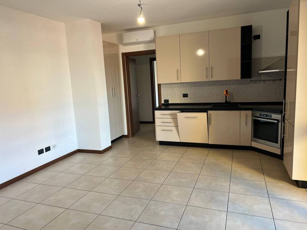 appartamento in vendita a Saronno in zona Cascina Colombara