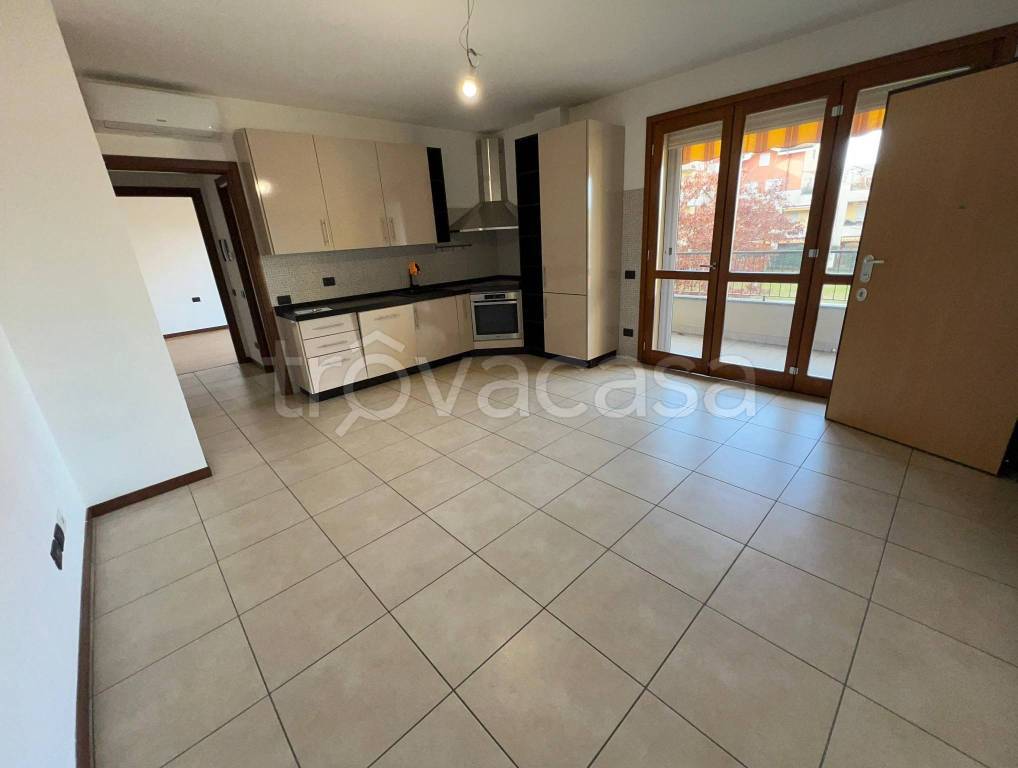 appartamento in vendita a Saronno in zona Cascina Colombara