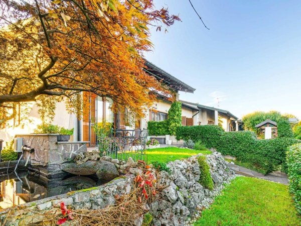 casa indipendente in vendita a Saronno