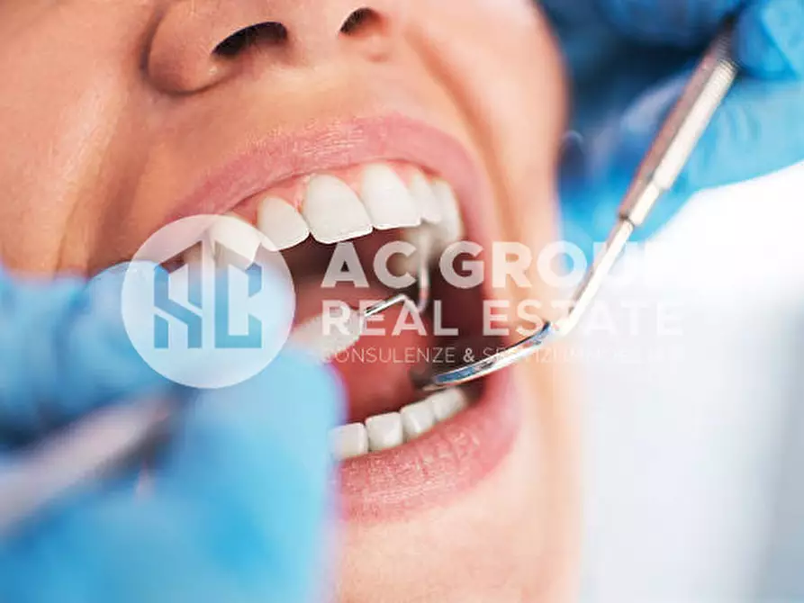 negozio in vendita a Saronno