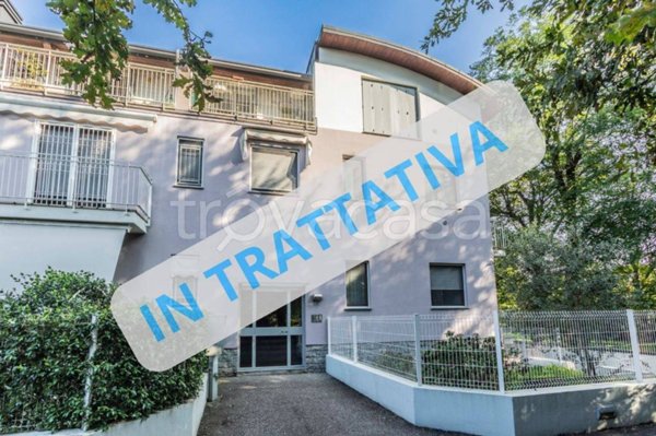 appartamento in vendita a Saronno in zona Campo dei Fiori