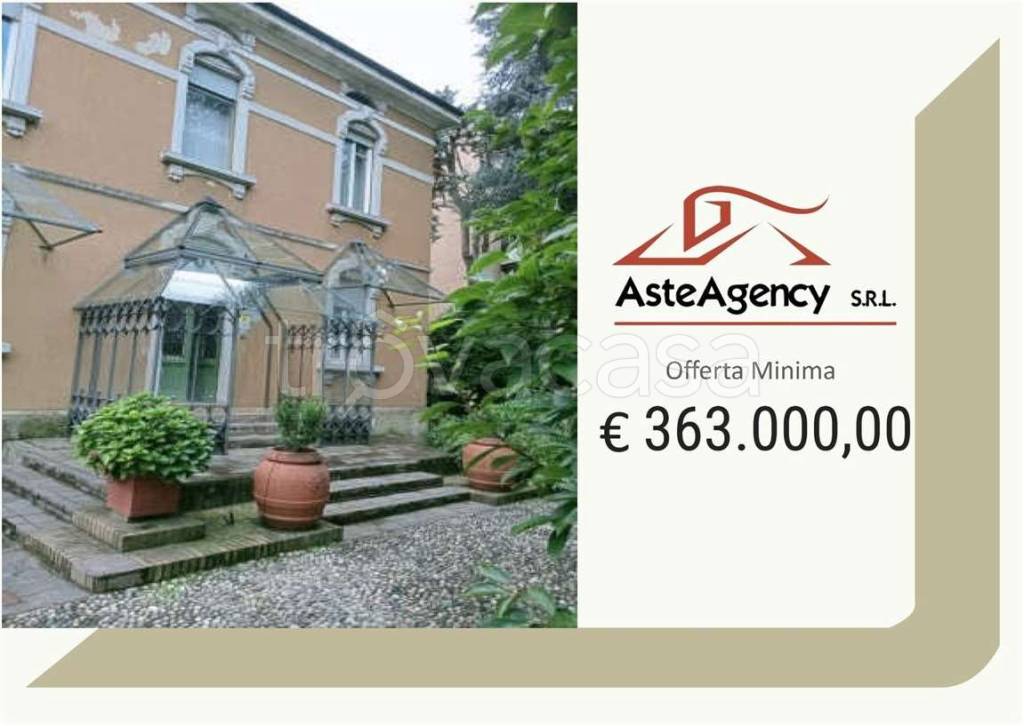 casa indipendente in vendita a Saronno