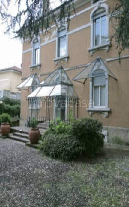 casa indipendente in vendita a Saronno