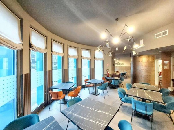 negozio in vendita a Saronno