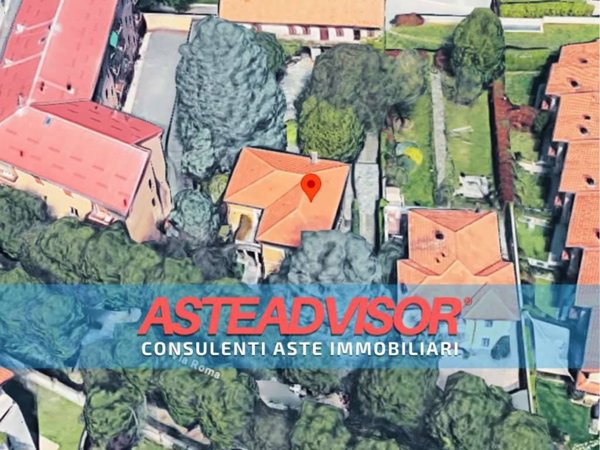 casa indipendente in vendita a Saronno