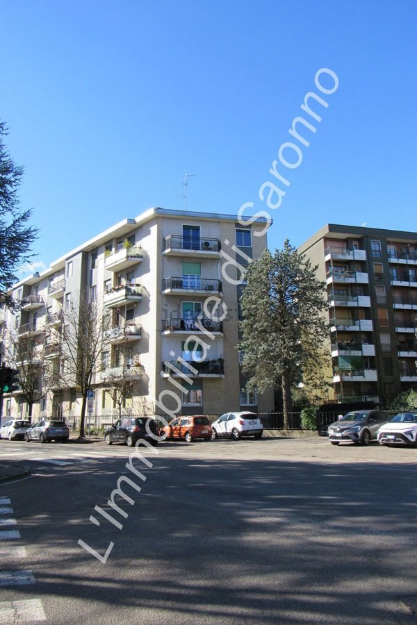 appartamento in vendita a Saronno