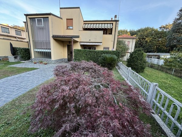 appartamento in vendita a Saronno