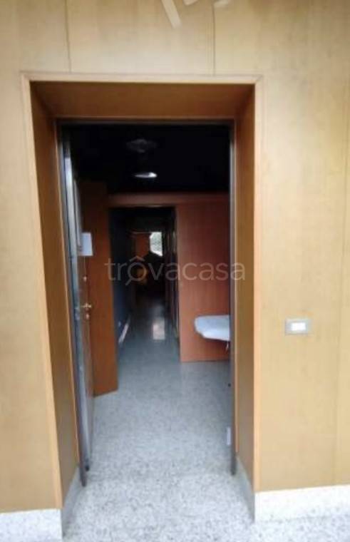 negozio in vendita a Saronno