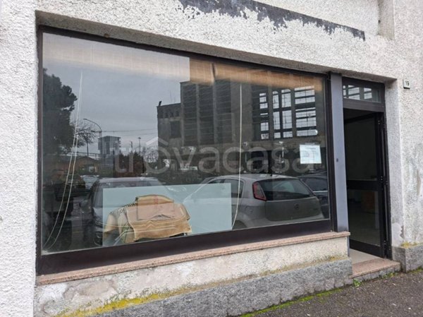 negozio in vendita a Saronno