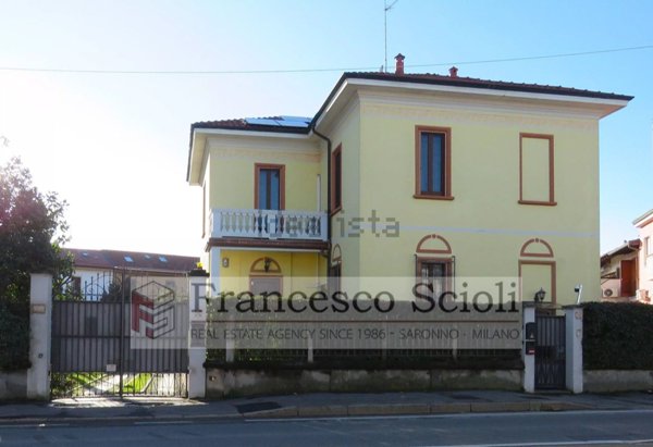 casa indipendente in vendita a Saronno