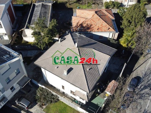 casa indipendente in vendita a Saronno