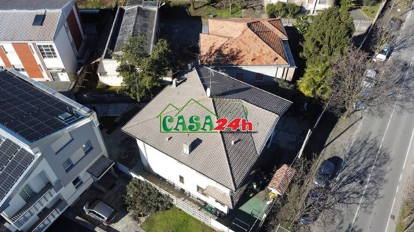 casa indipendente in vendita a Saronno