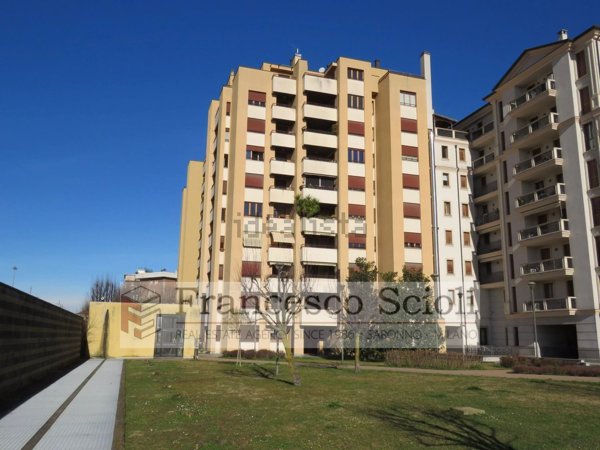 appartamento in vendita a Saronno