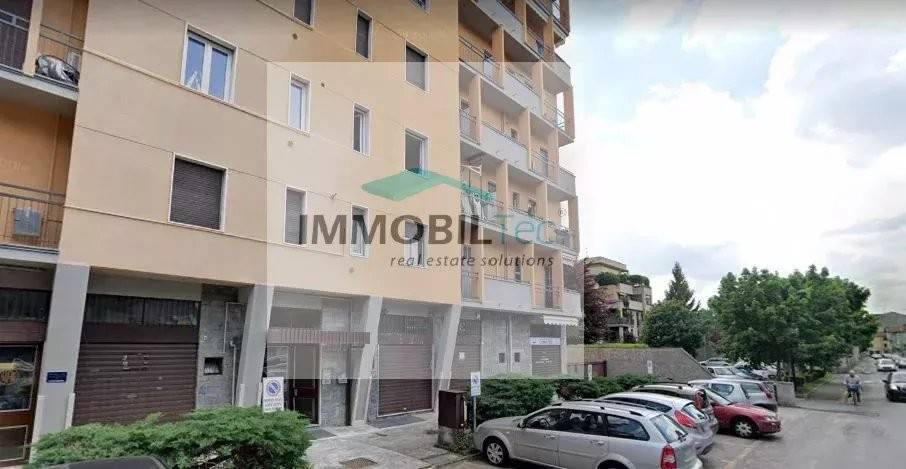 negozio in vendita a Saronno