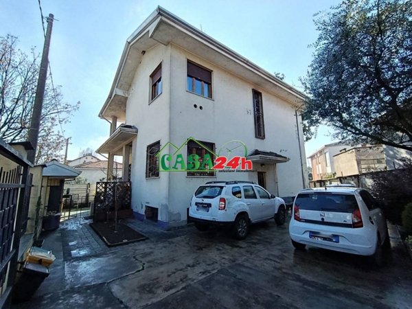 casa indipendente in vendita a Saronno