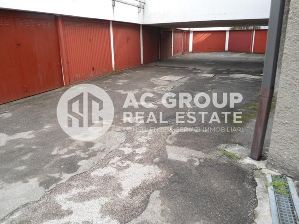 negozio in vendita a Saronno