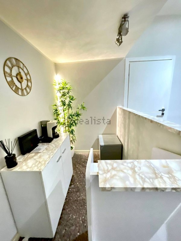 locale commerciale in vendita a Saronno