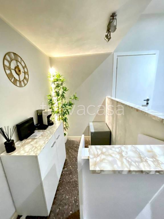 negozio in vendita a Saronno