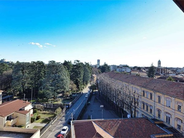 appartamento in vendita a Saronno