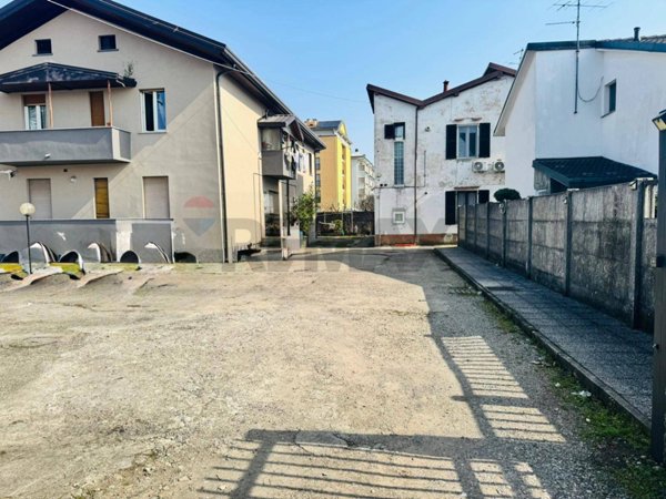 appartamento in vendita a Saronno