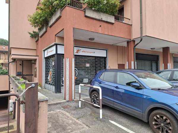 negozio in vendita a Saronno