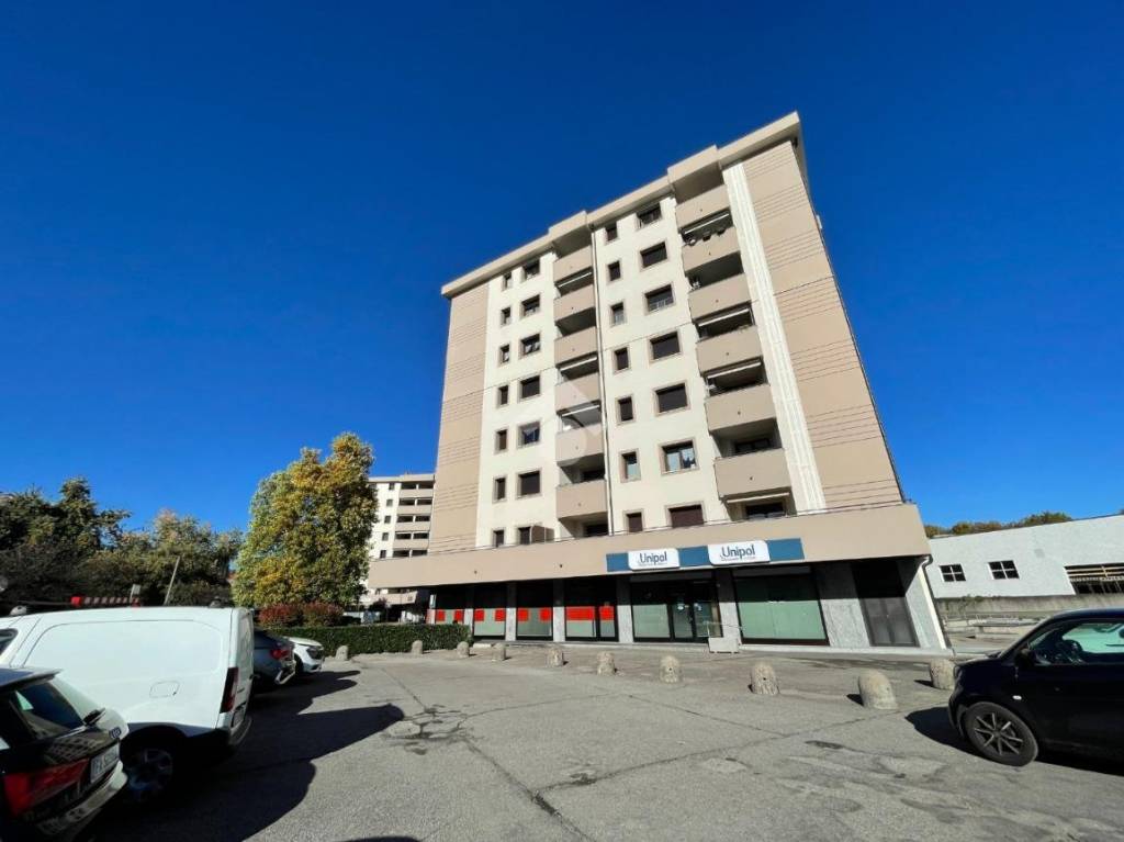 ufficio in vendita a Saronno