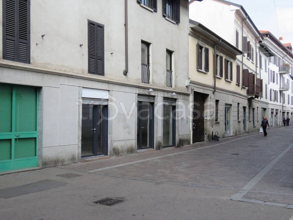 negozio in vendita a Saronno