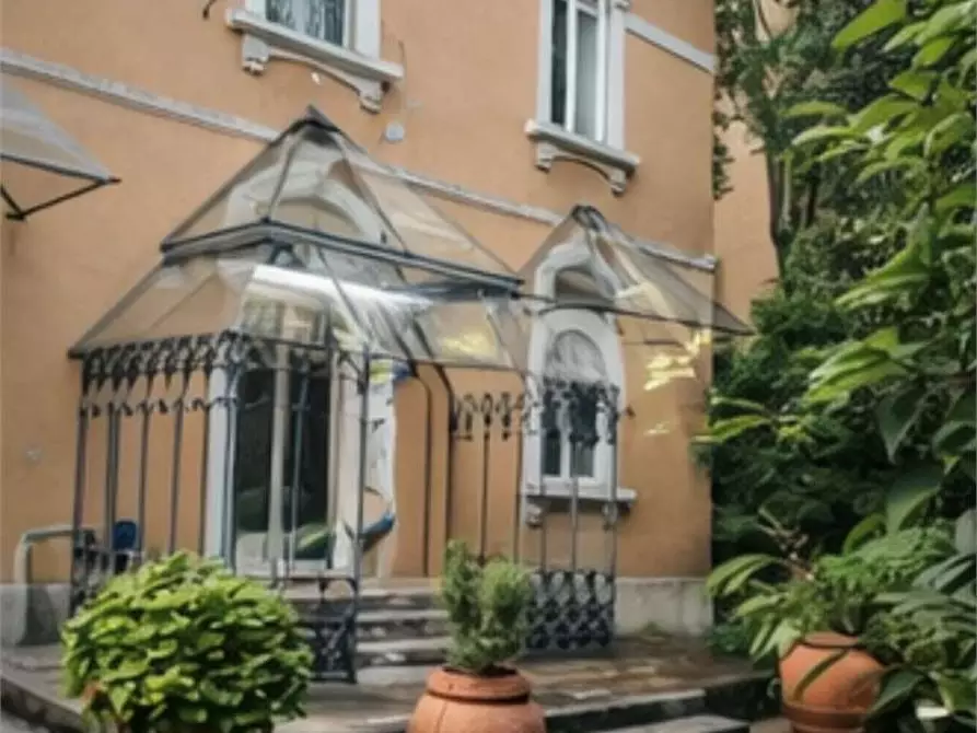 casa indipendente in vendita a Saronno
