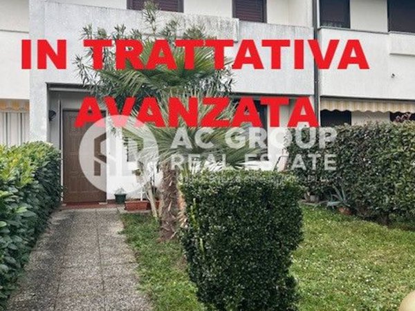casa indipendente in vendita a Saronno in zona Dal Pozzo