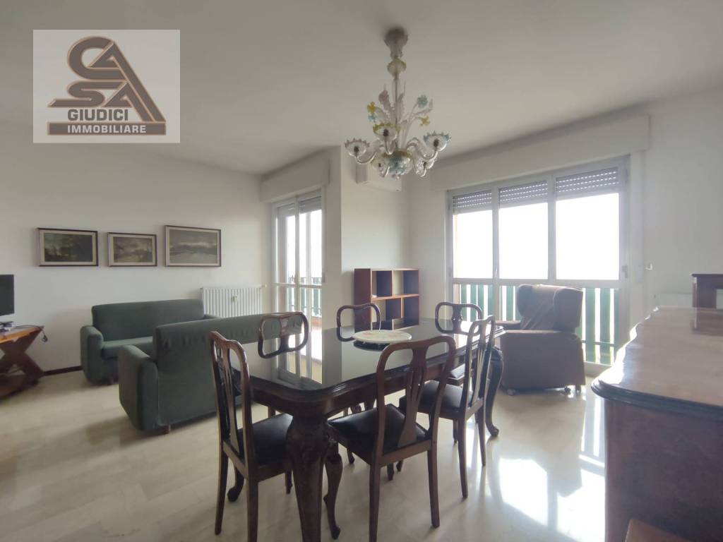 appartamento in vendita a Saronno