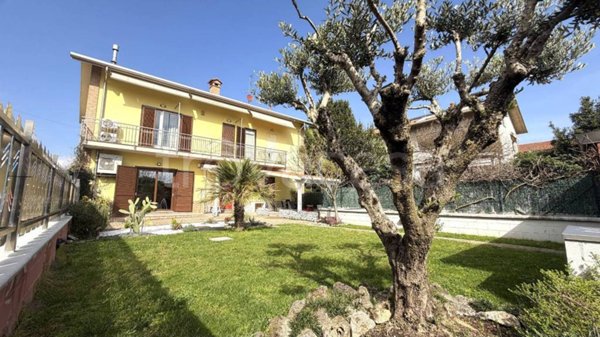 appartamento in vendita a Saronno in zona Cascina Colombara