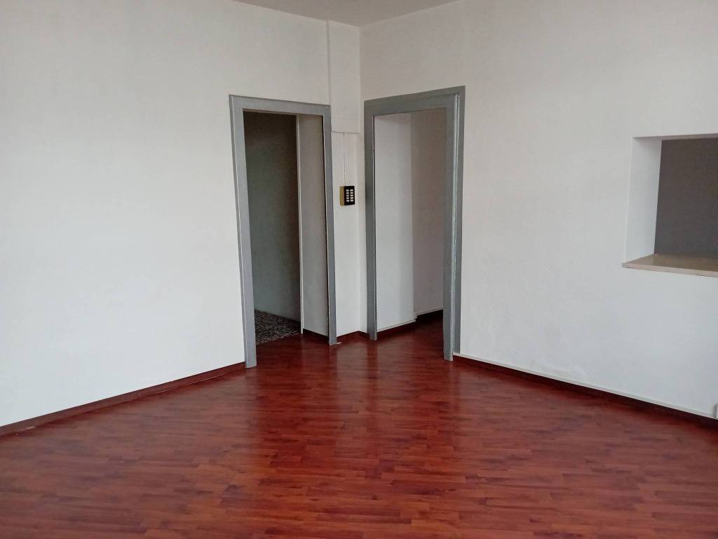 negozio in vendita a Saronno