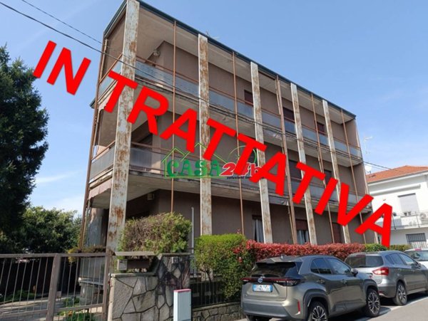 casa indipendente in vendita a Saronno