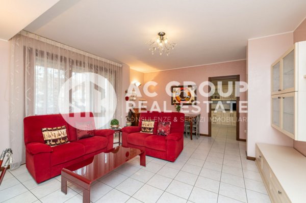 appartamento in vendita a Saronno in zona Cascina Colombara