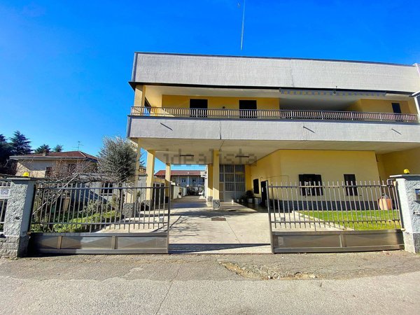 casale in vendita a Saronno