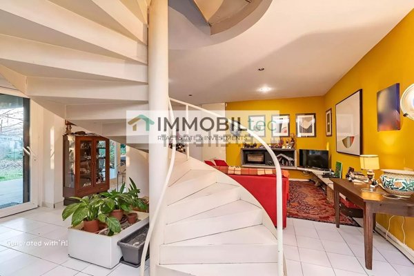 casa indipendente in vendita a Saronno