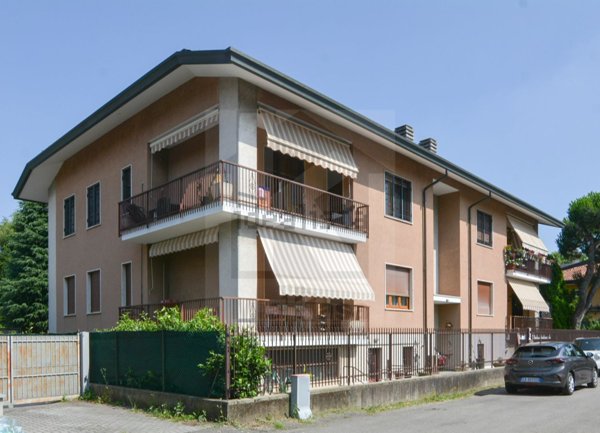 appartamento in vendita a Saronno in zona Cascina Colombara