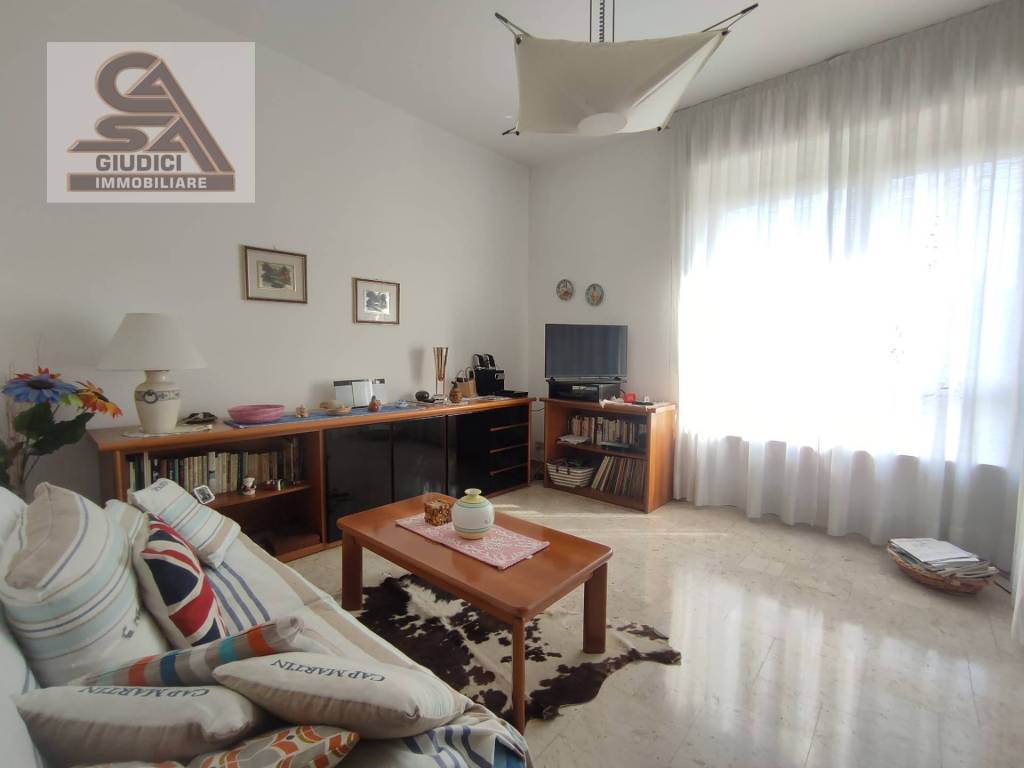 appartamento in vendita a Saronno