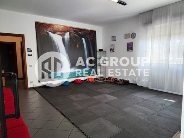 negozio in vendita a Saronno