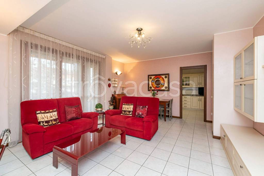 appartamento in vendita a Saronno in zona Cascina Colombara