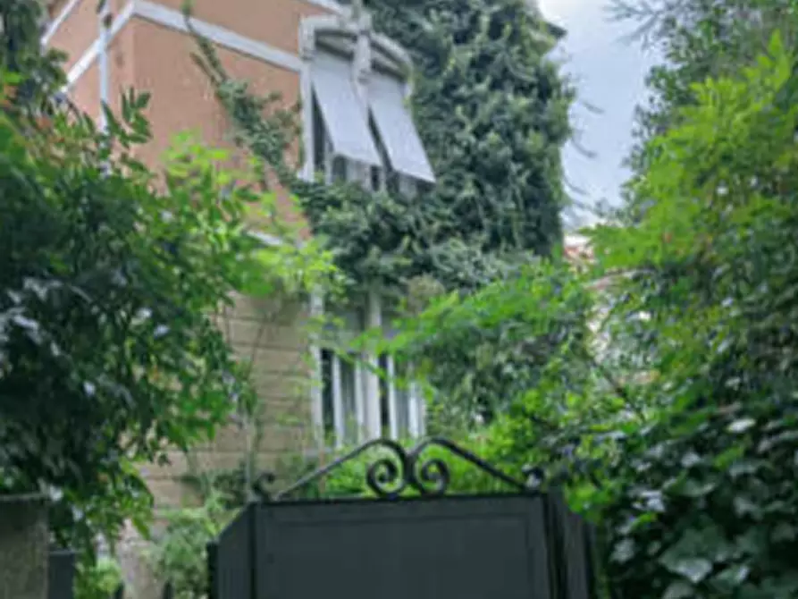 casa indipendente in vendita a Saronno