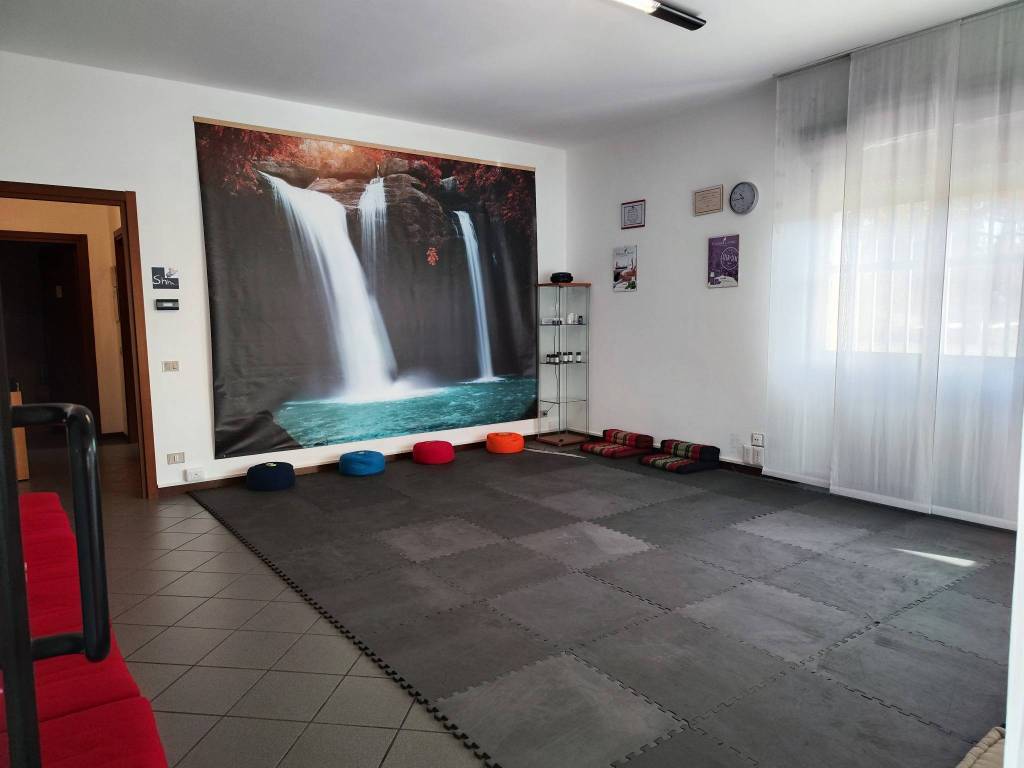 negozio in vendita a Saronno