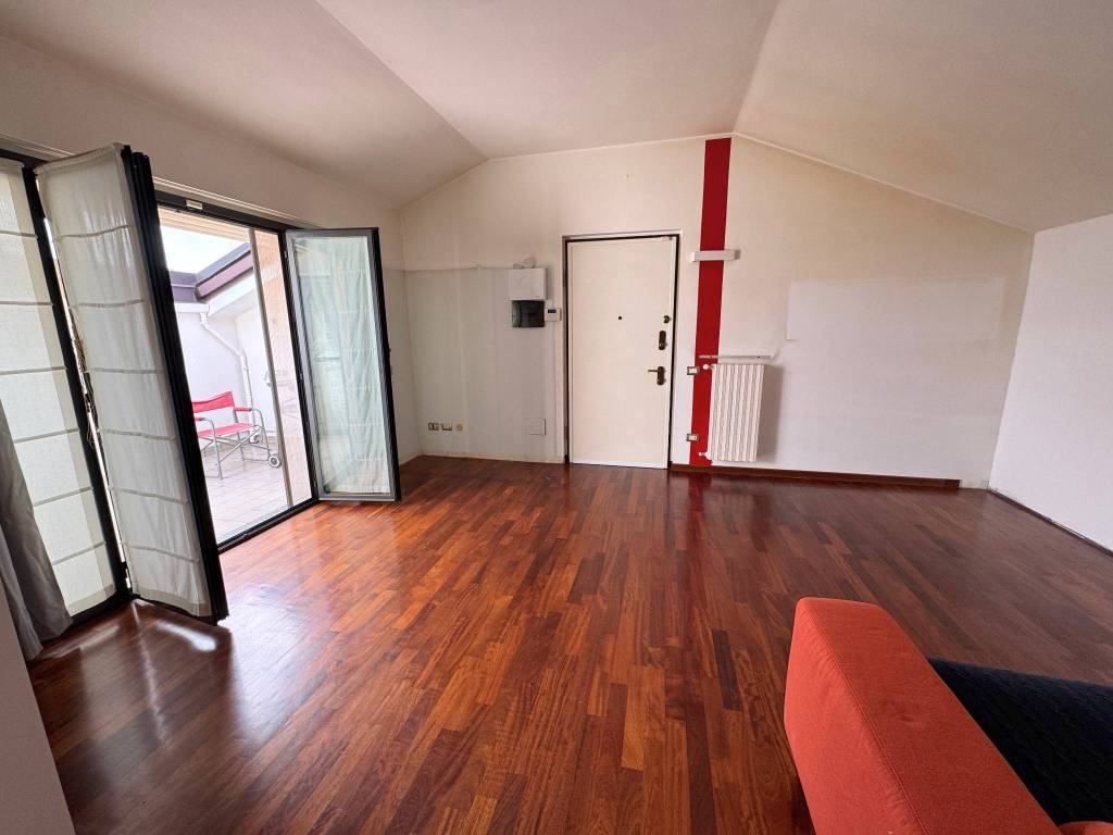 appartamento in vendita a Saronno