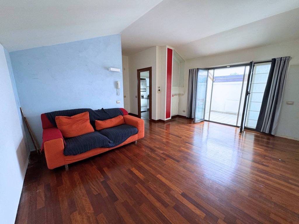 appartamento in vendita a Saronno