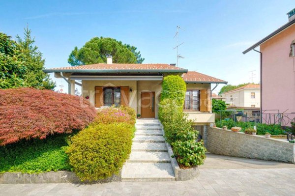 casa indipendente in vendita a Saronno