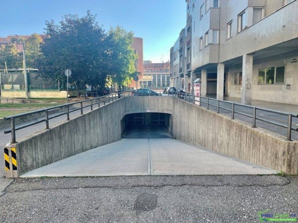 negozio in vendita a Saronno
