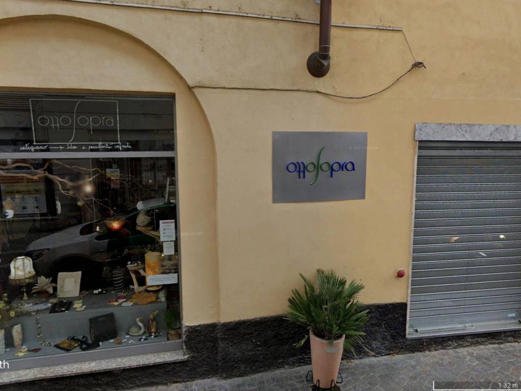 negozio in vendita a Saronno