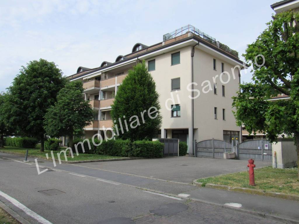 appartamento in vendita a Saronno