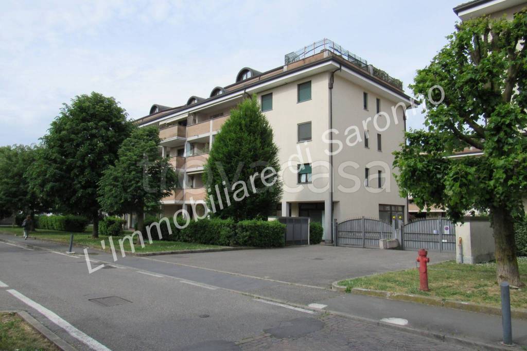 appartamento in vendita a Saronno